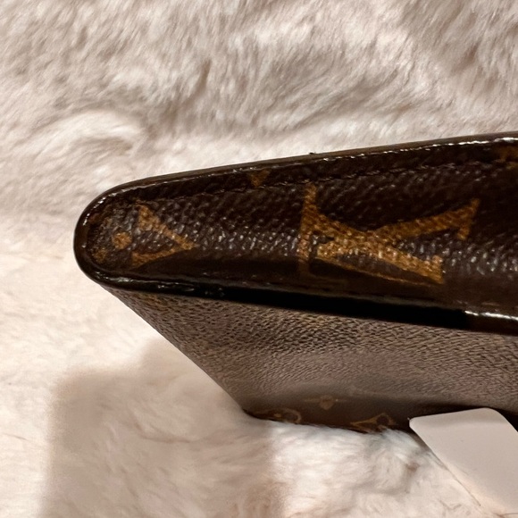 Authentic LV toiletry pouch - Picture 4 of 11